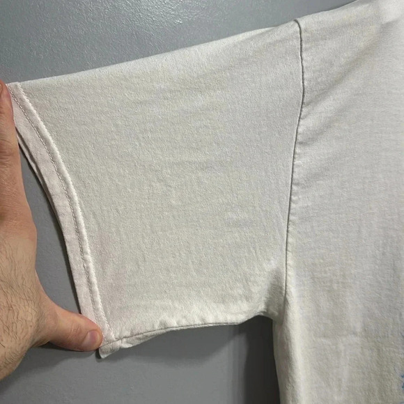 TAYLOR SWIFT Taylor’s Version 1989 Tour Off White Lg Concert S/S T-Shirt - Picture 7 of 16